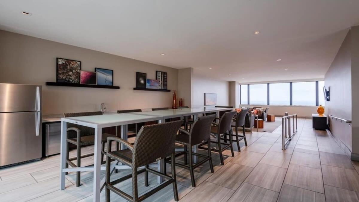 22Nd Fl Bold Cozysuites With Pool, Gym Dallas Esterno foto